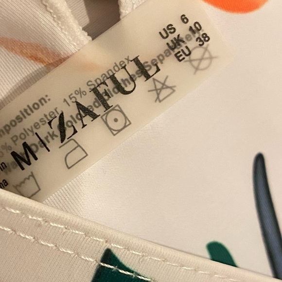 Zaful Leaf Print Bikini Top NWT Tropical Size 6 - Picture 4 of 6